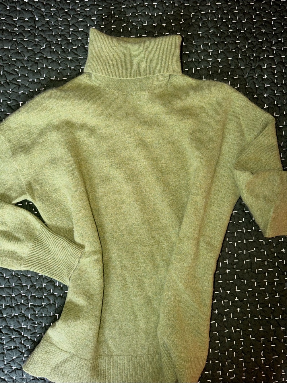 Nordstrom 100% Cashmere - Green Turtleneck Sweater